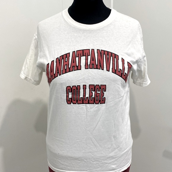 Y2K Manhattanville College Tshirt by Champion | Size Medium unisex - Picture 1 of 7